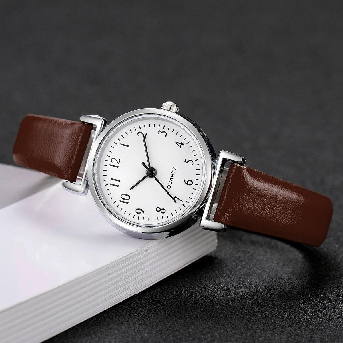 Fashion Small Dial Women Watches Simple Leather Band Analog Quartz Wristwatch for Ladies Clock Reloj Mujer（Without Box）
