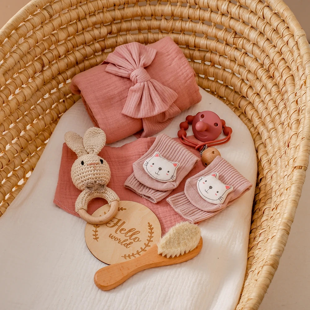 Newborn Bath Set Baby Towel Cotton Blanket Pacifier Chain Bracelet Crochet Rattle Toy Newborn Birth Bath Towel Gift Box