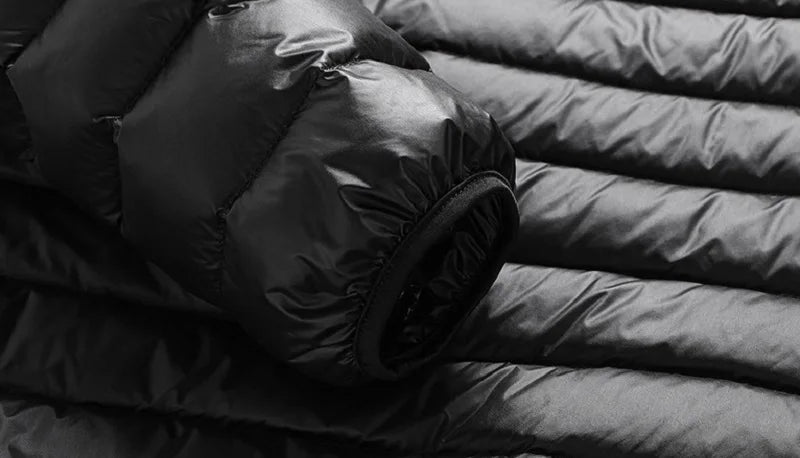 Men White Duck Down Jacket Warm Hooded Ultra Lightweight Packable Coat Winter Water and Wind-Resistant Breathable Down Jacket