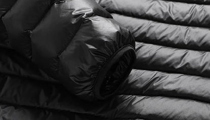 Men White Duck Down Jacket Warm Hooded Ultra Lightweight Packable Coat Winter Water and Wind-Resistant Breathable Down Jacket
