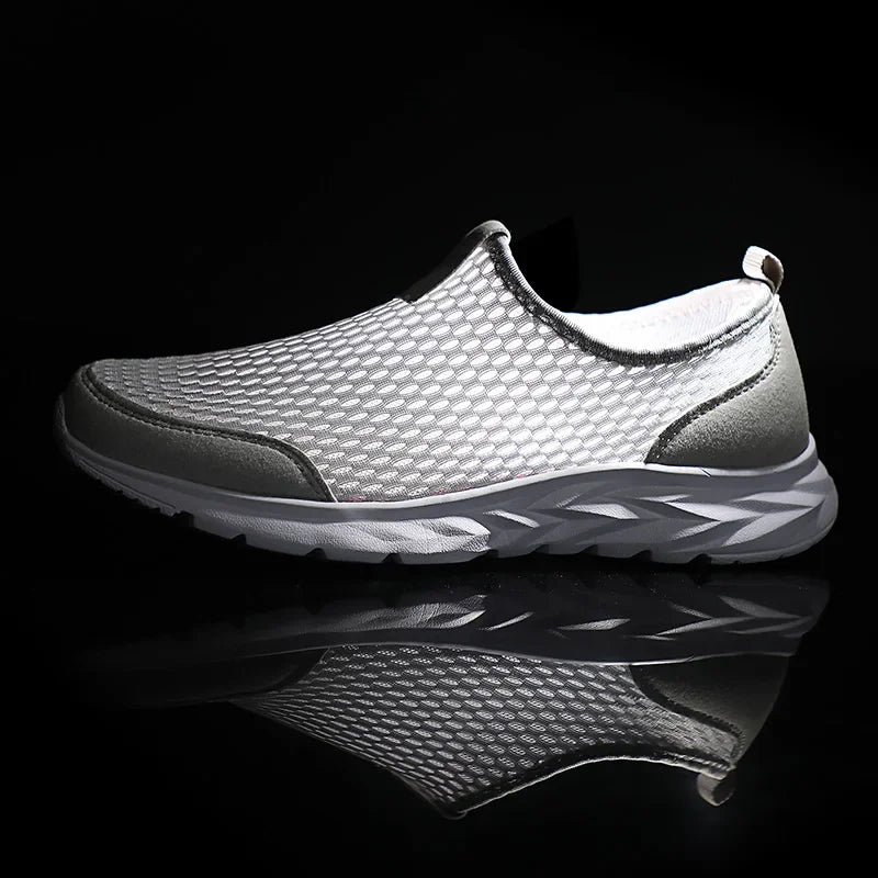 Men's and Women's Casual Breathable Walking Couple Shoes, Outdoor Soft, Lightweight, Fashionable Sports Shoes 2024 New Model