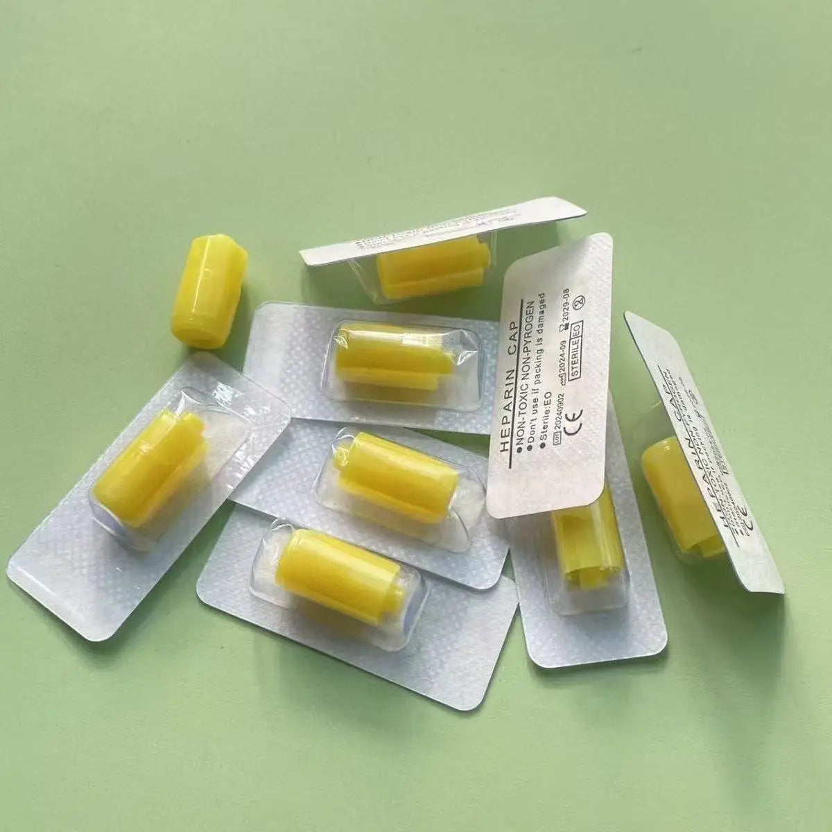 50/100Pcs 2 Color Yellow Transparent Disposable Sterile Heparin Cap Veterinary Animal Lab IV Cannula Infusion Lock Connector