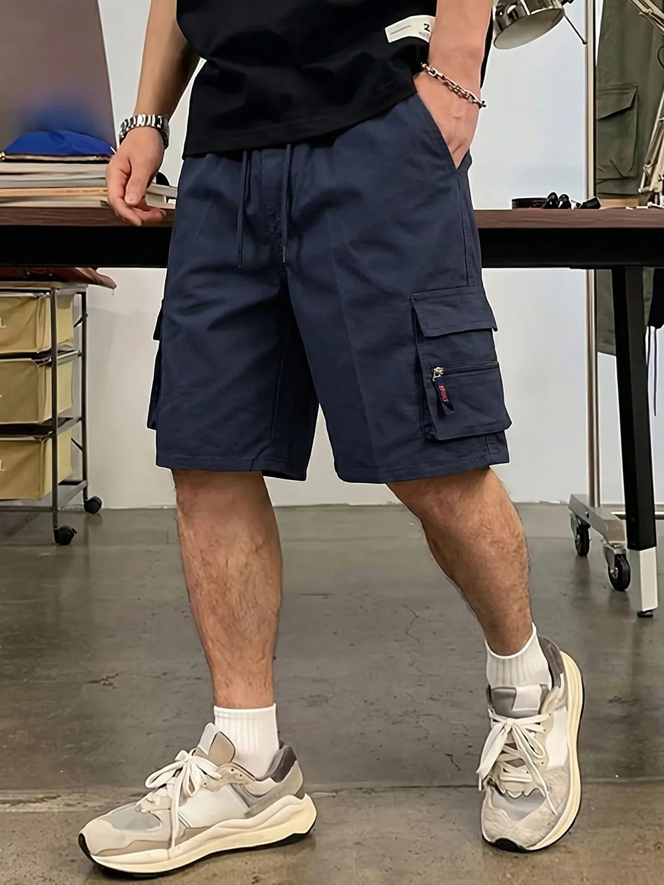 Men's Straight Cargo Shorts Lightweight Breathable Solid Color Drawstring Waist with Zipper Pockets Casual Summer Short Pants