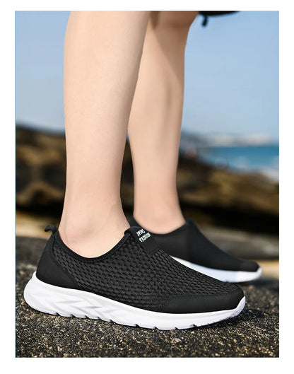 Men's and Women's Casual Breathable Walking Couple Shoes, Outdoor Soft, Lightweight, Fashionable Sports Shoes 2024 New Model