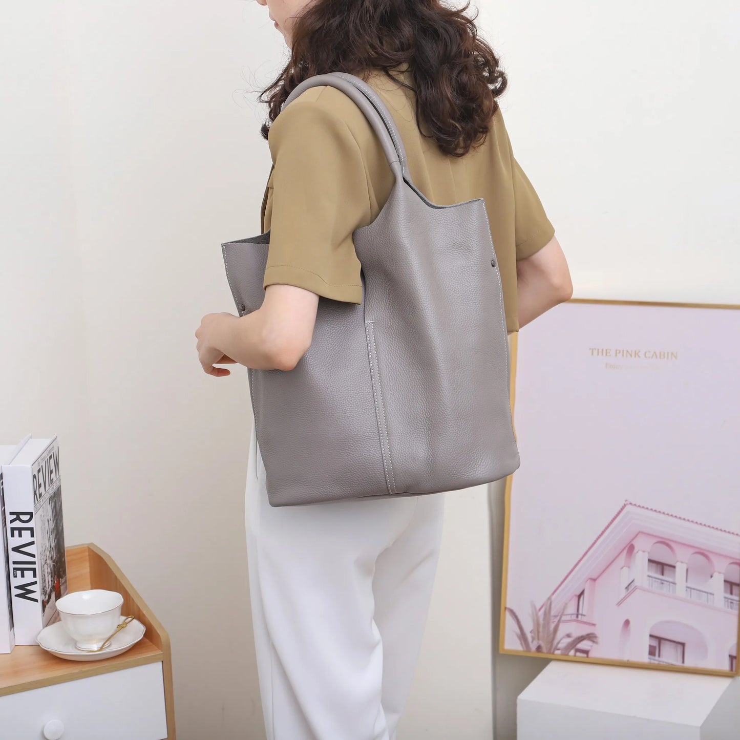 Genuine Grade Leather Women Commuter Tote Bag Ladies Soft Cowhide Tote Shoulder Handbag Large Female Bucket Bag Luxury Designer