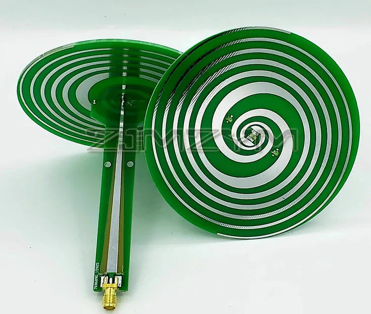 900MHZ-10GHz Circularly Polarized Antennas 3-6dBi Left Right Rotating Line Polarized Wideband Omnidirectional UWB Antennarotator