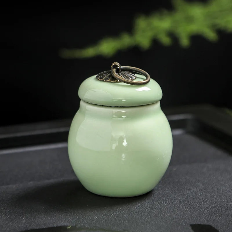 C18 Mini Ceramic Memorial Pet Urn Portable Airtight Container for Dog Cat Ashes Pet Hair Tiny Keepsake Storage Memorials Gifts