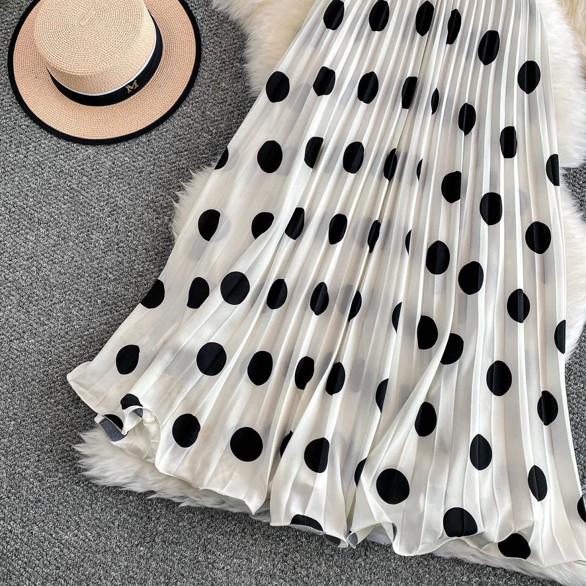 2026 Pleated Skirt Elastic Waist Polka Dot Fashion Printed Slim Pleated Skirt Women's Summer New Beach Vacation Mid-length Skirt
