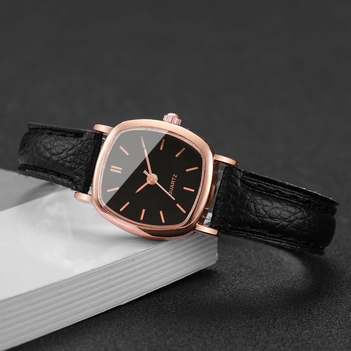 Fashion Small Dial Women Quartz Watch Ladies Simple Leather Band Wristwatches（Without Box）