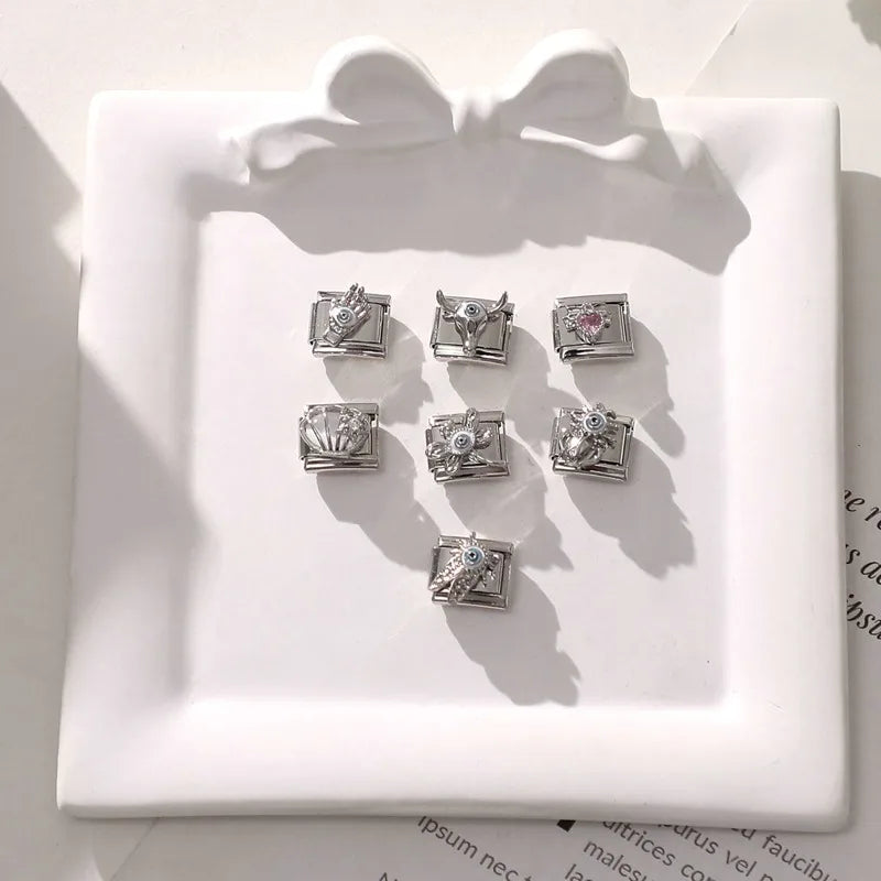 Wholeasle Shiny Zircon Shell Love Heart Devil Eyes Italian Charm Links Fit 9mm Stainless Steel Bracelet Women Jewelry DIY Making