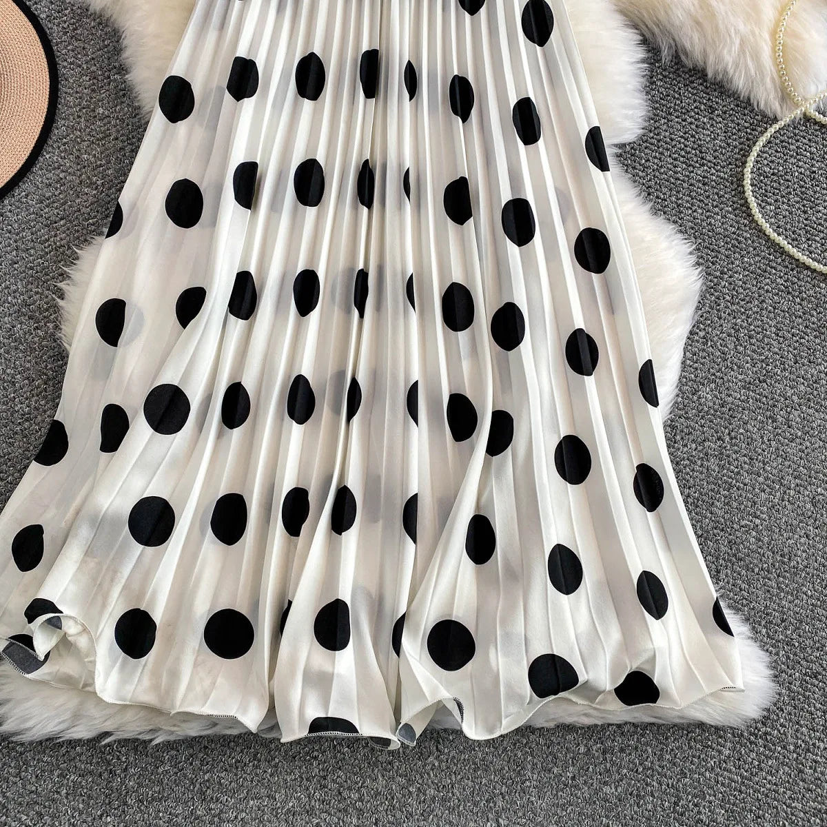 2026 Pleated Skirt Elastic Waist Polka Dot Fashion Printed Slim Pleated Skirt Women's Summer New Beach Vacation Mid-length Skirt