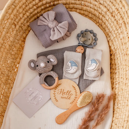 Newborn Bath Set Baby Towel Cotton Blanket Pacifier Chain Bracelet Crochet Rattle Toy Newborn Birth Bath Towel Gift Box