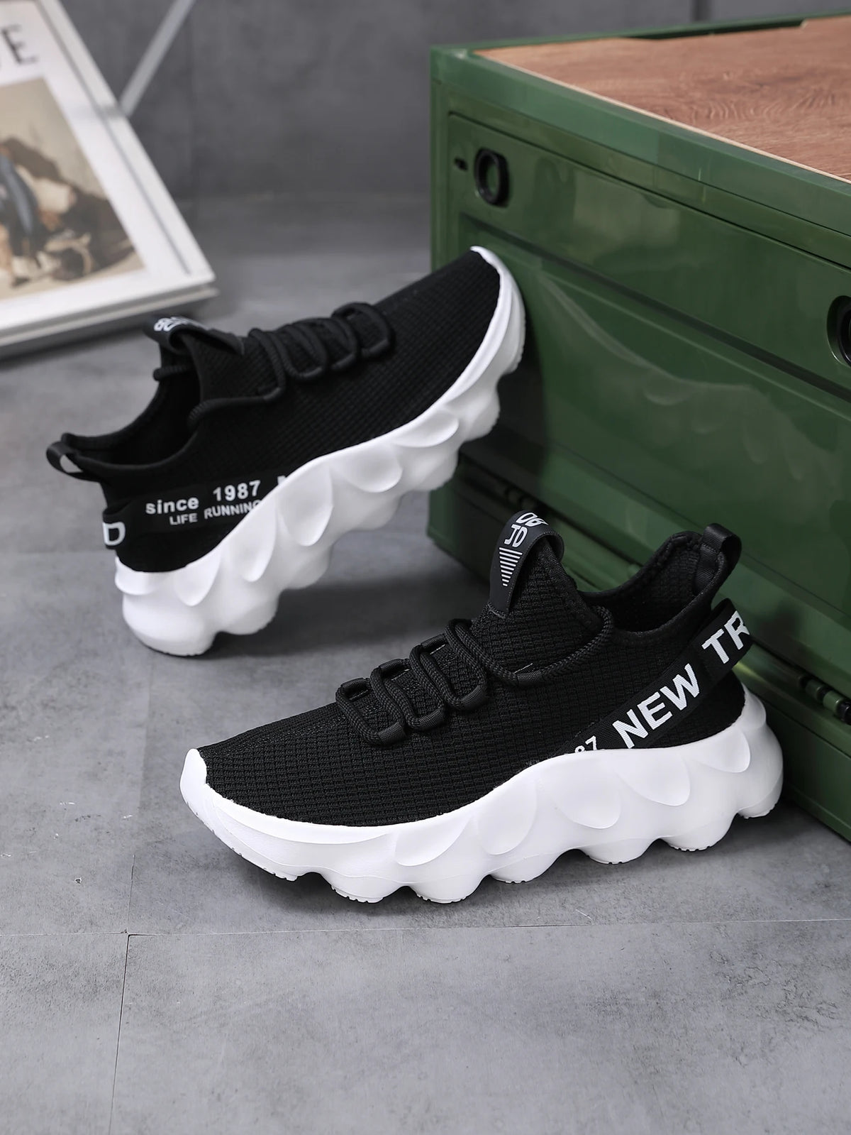 Men's Large Size Outdoor Hiking And Running Shoes Comfortable Casual Versatile Fashionable Sports Shoes for Couples Training