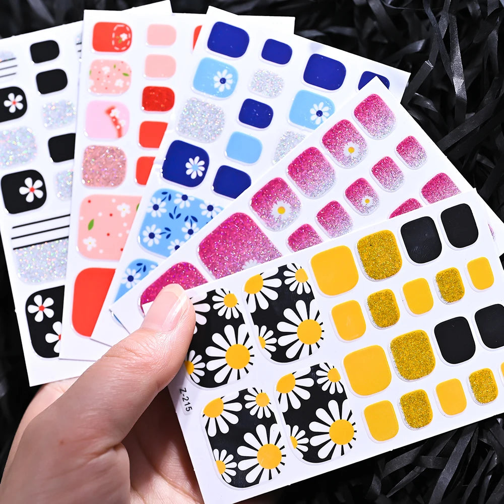 5Sheets Yellow Daisy Toenail Sticker 110Tips Full Cover Baking Free Toe Nail Wraps Elegant Flower Self-Adhesive Toe Polish Strip
