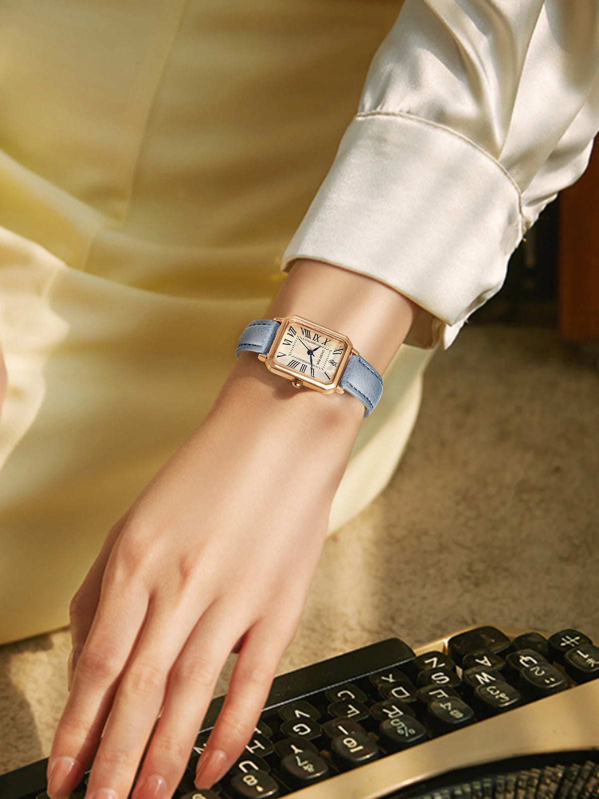 LUCKY FOX 2PCS Light Luxury Gift Box Set Watch Bracelet Simple and Fashionable Women's Square Quartz Watch Reloj Festival Gift