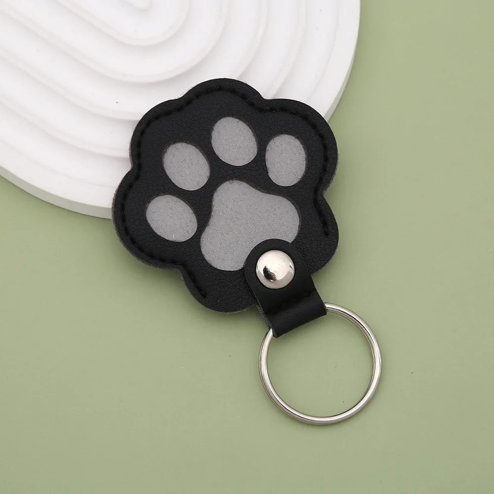 S27 Dog Hair Collector Keychain Leather Pet Memorial Gift Keepsake for Dogs and Cats Fur Storage Pendant Charm Gift Keychain