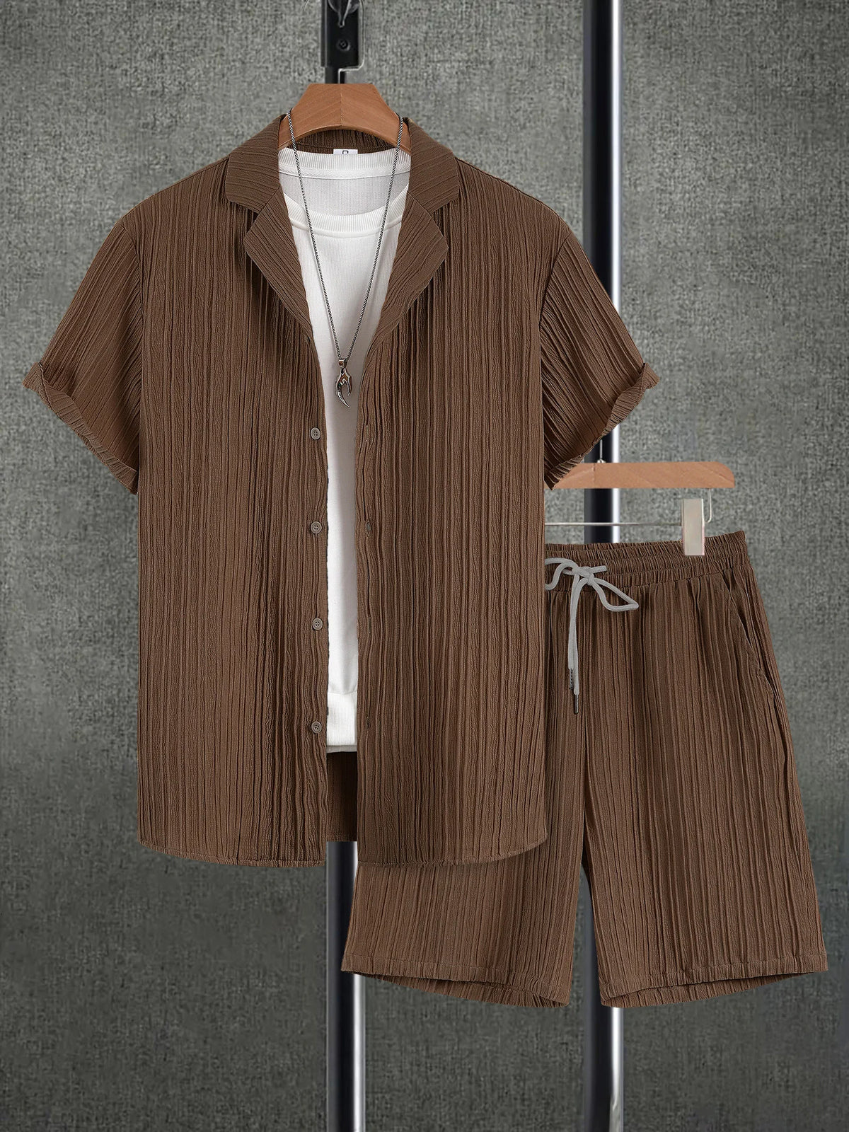 Men's Sophisticated Pleated Set Khaki Textured Cuban Collar Shirt & Elastic Waist Shorts 2 Piece Commute Outfit
