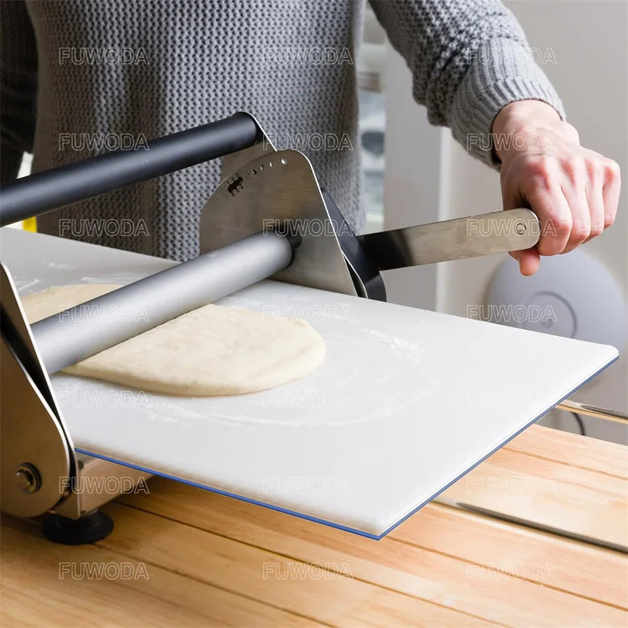 A Mini Pastry Portable Small Table Top Hand Manual Pizza Dough Sheeter Roller Croissant dough Flattener Laminator Machine