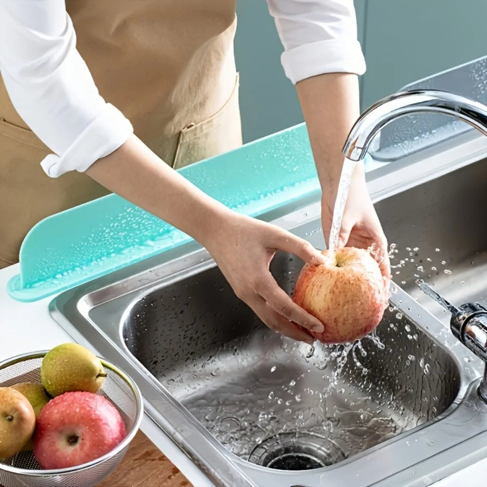 Silicone Sink Splash Guard Kitchen Sink Washbasin Water Barrier Sink Splash Cover with Suction Cup Kitchen Utensils