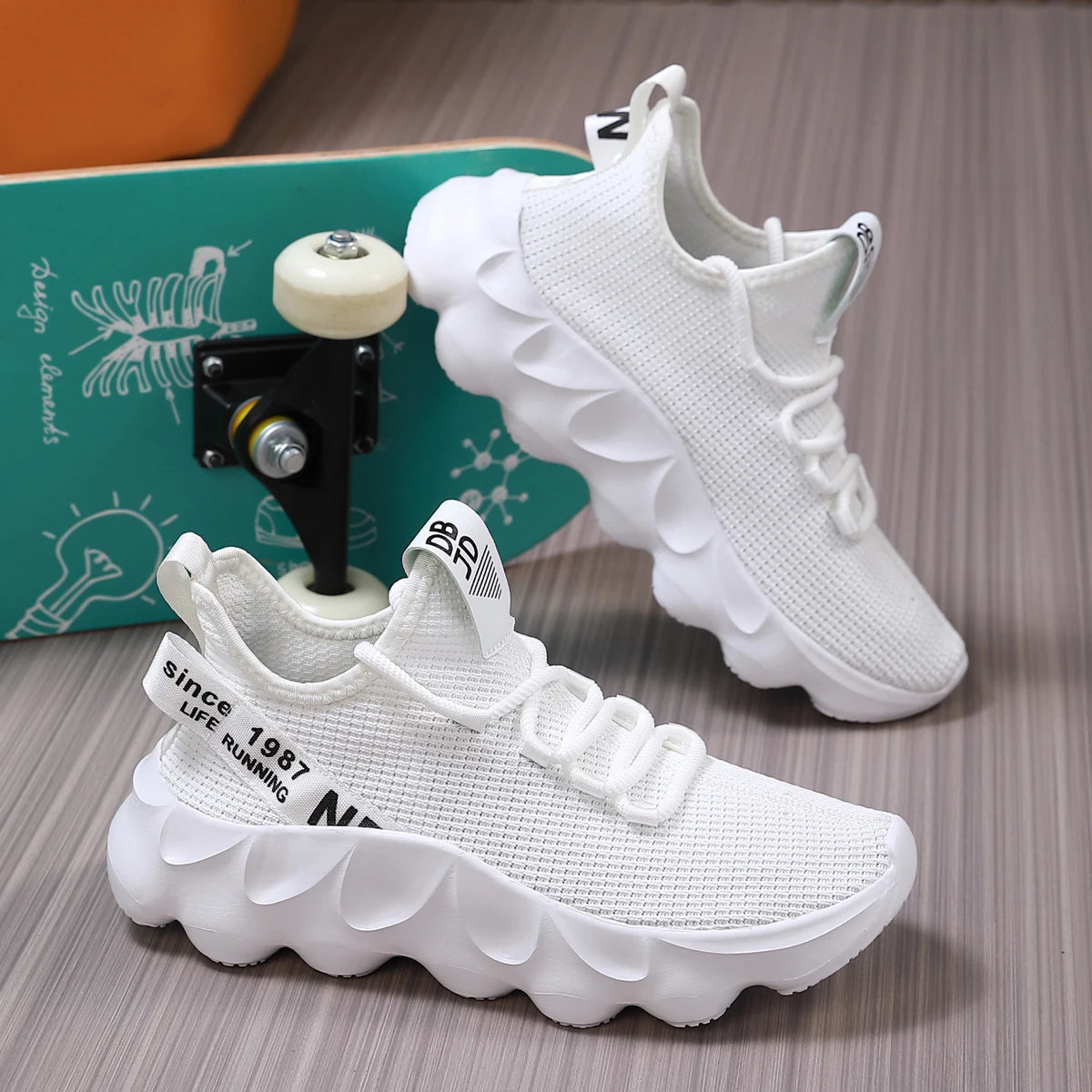 Men's Large Size Outdoor Hiking And Running Shoes Comfortable Casual Versatile Fashionable Sports Shoes for Couples Training