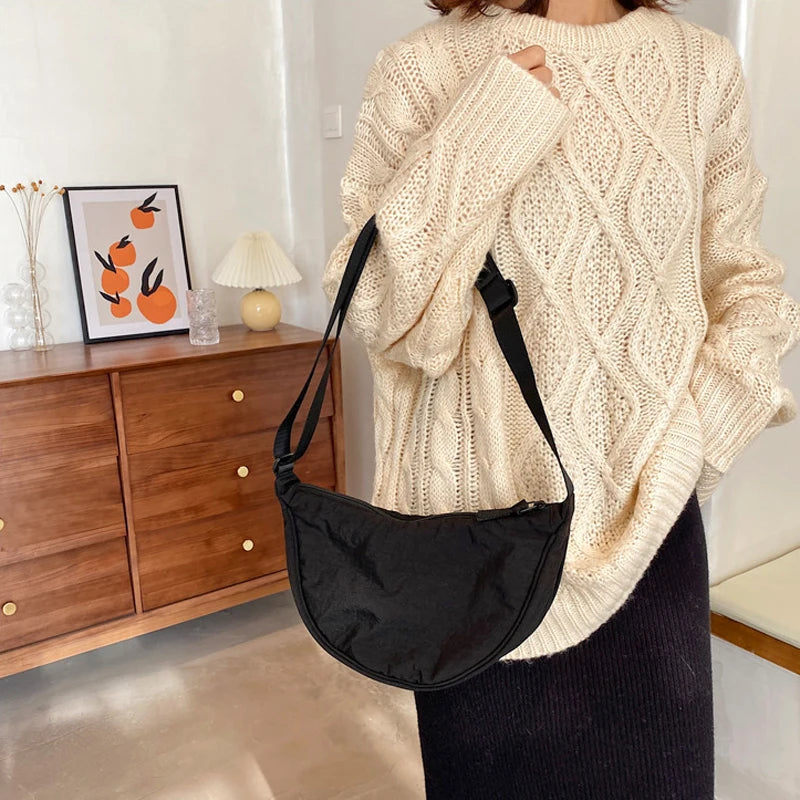 Nylon Hobos Chest Shoulder Dumpling Bag Large Capacity Travel Crossbody Half Moon Belt Messenger for Women Bags Wholesale