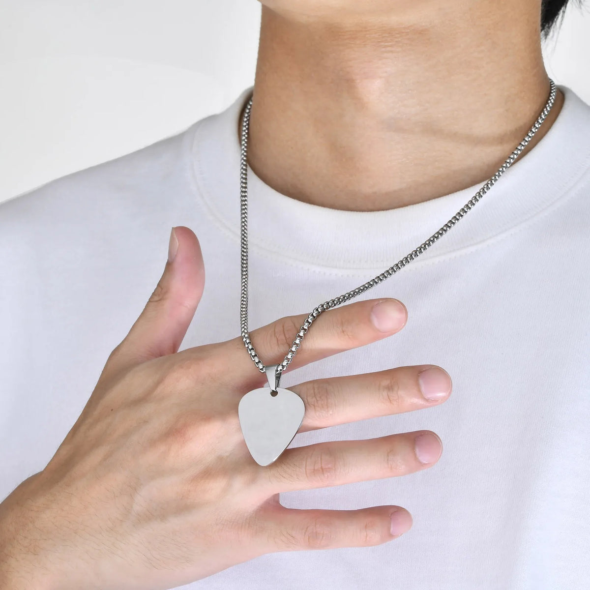 WLP Fashion Guitar Pick Personalized Pendant Stainless Steel Necklace for Men Women Custom Text Pattern Collar Necklace Jewelry