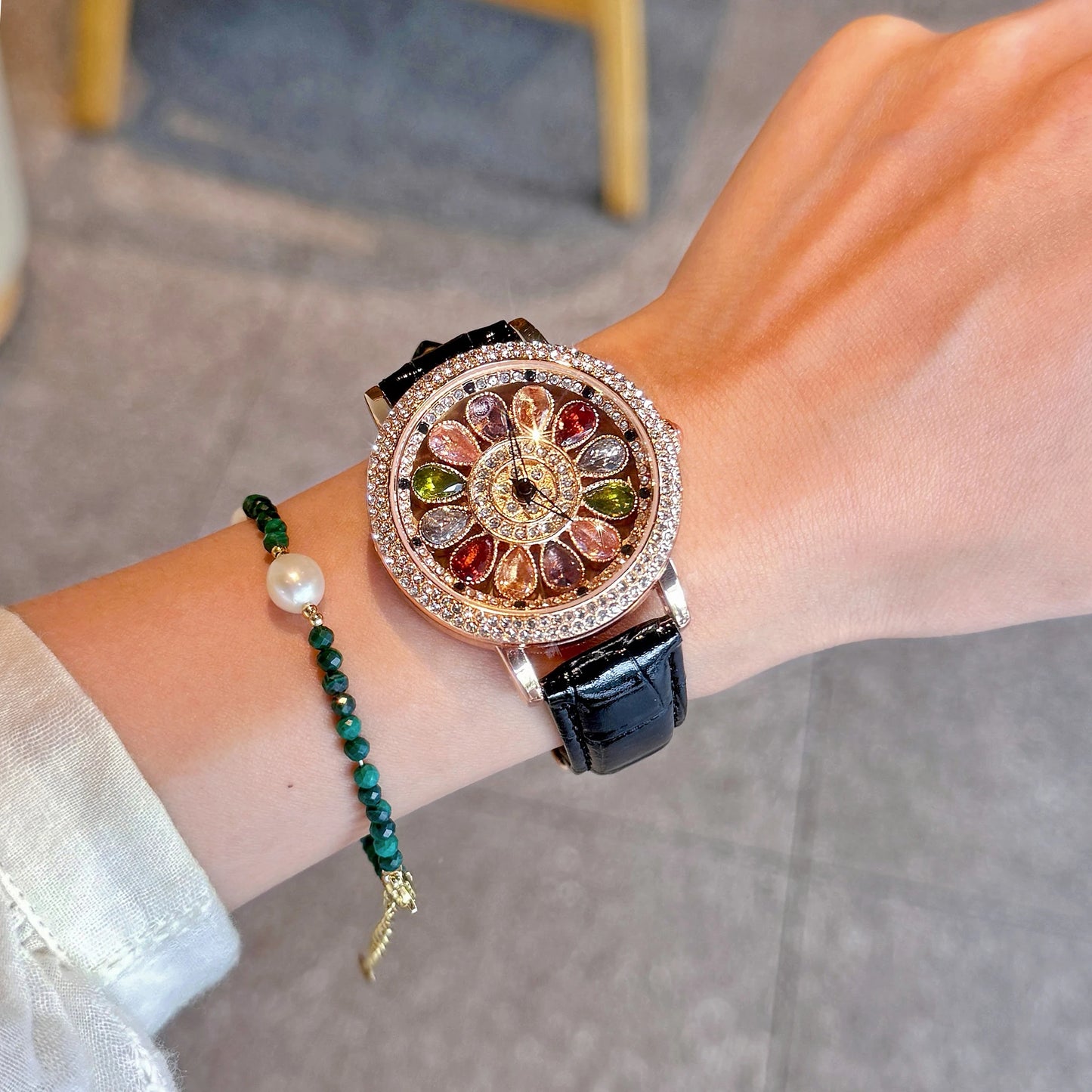 1pc Dazzling And Fashionable Women's Quartz Watch With Colorful Rhinestone Inlay, Featuring An Alluring Rotatable Dial, Durable