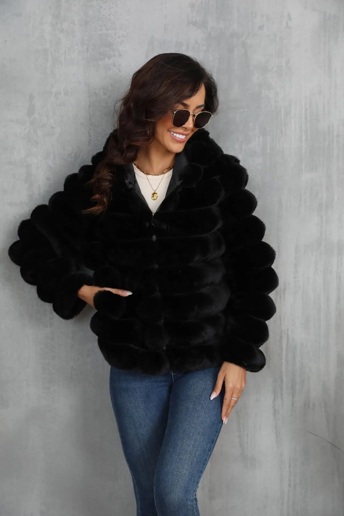 2026 Faux Fur Women Coats Hooded Full Sleeve Short Coat Zipper Thick Warm Solid Temperament Elegant Splice Autumn Winter