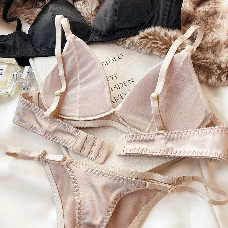 Summer Women Underwear Set Sexy Silken Triangle Cup Wireless Bras French Bralette Seamless Intimates Bra and Thong Lingerie Set