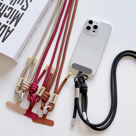 Reguliuojamas madingas telefono dirželis nuo pametimo 120 cm. Įstrižinis kaklo dirželis, riešo dirželis, skirtas iPhone 17 Pro Max dėklui su grandinėle ir dviem žiedais.