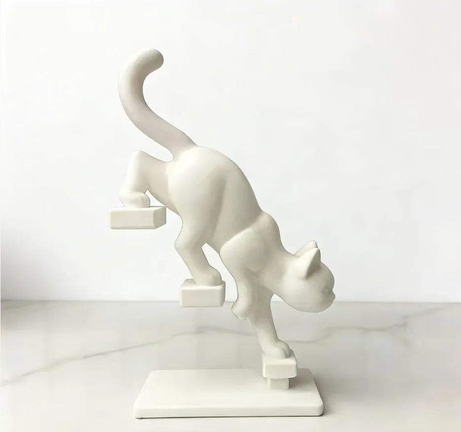 Modern White Leaping Cat Sculpture Geometric Minimalist Home Decor Living Room Desk Ornament Ideal Gift for Cat Lovers