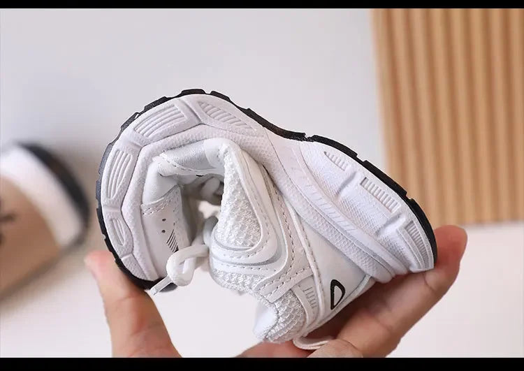 Kids Casual Running Shoes with Thick Soles Boys Girls Fashion Versatile Sports Shoes 2024 New Children Mesh Breathable Sneakers