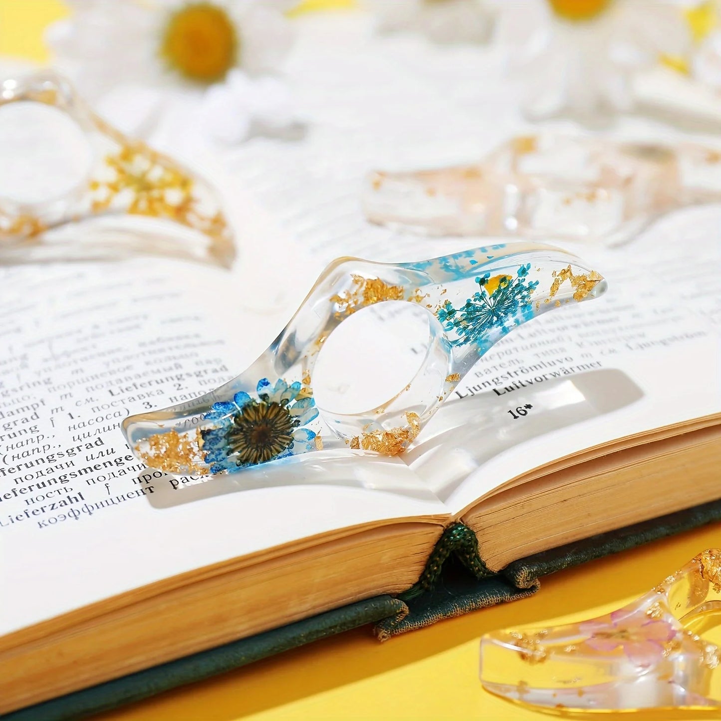 1/2/3 Pcs Dried Flower Resin Book Page Holders Colorful Clear Thumb Rings Book Page Holder Bookmark Gift for School Office Women