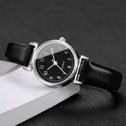 Fashion Small Dial Women Watches Simple Leather Band Analog Quartz Wristwatch for Ladies Clock Reloj Mujer（Without Box）
