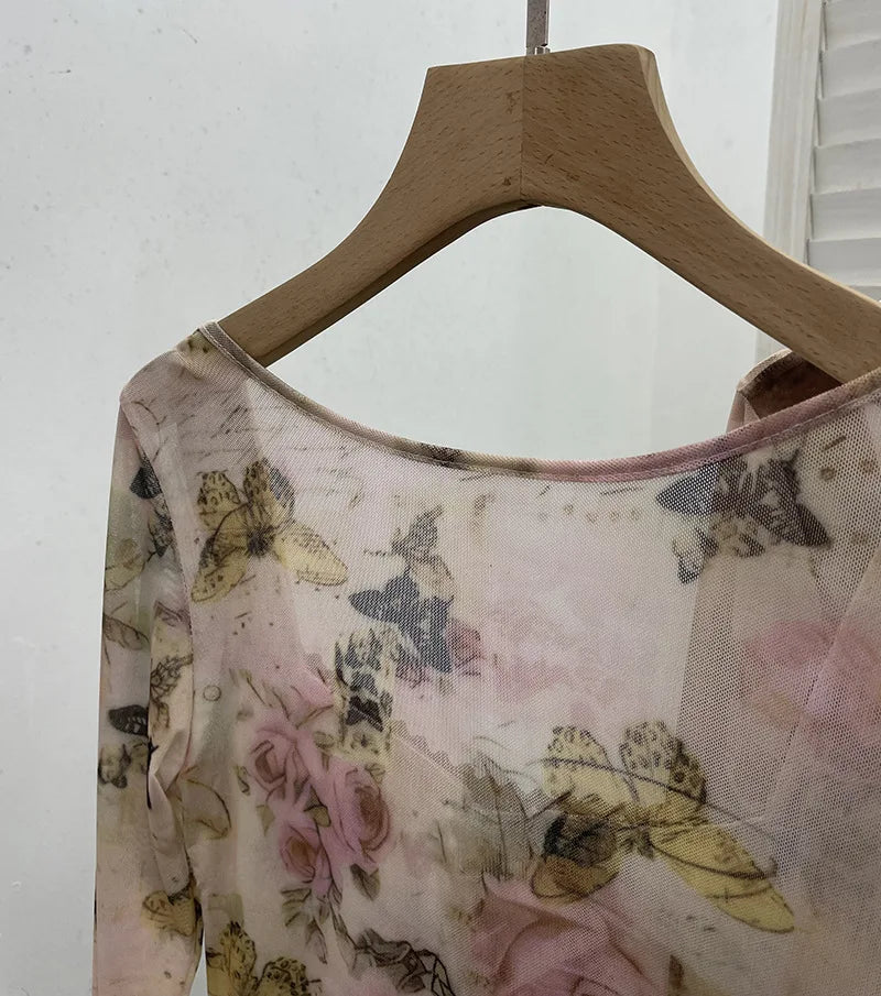 Women‘s Retro Chic French Square Neck Lace-Up Bell Long Sleeve Top Personalized Smudged Print Irregular Hem Sweety Shirt 9980