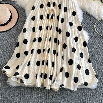 2026 Pleated Skirt Elastic Waist Polka Dot Fashion Printed Slim Pleated Skirt Women's Summer New Beach Vacation Mid-length Skirt