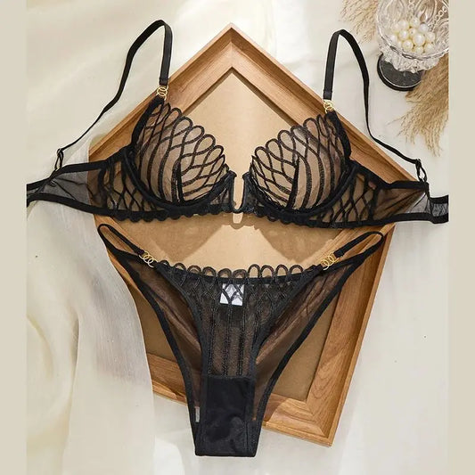 French Style Sexy Embroidered Transparent Underwear Set V-Neck Design Anti-Sagging Breathable Bra And Panties Ensemble Black