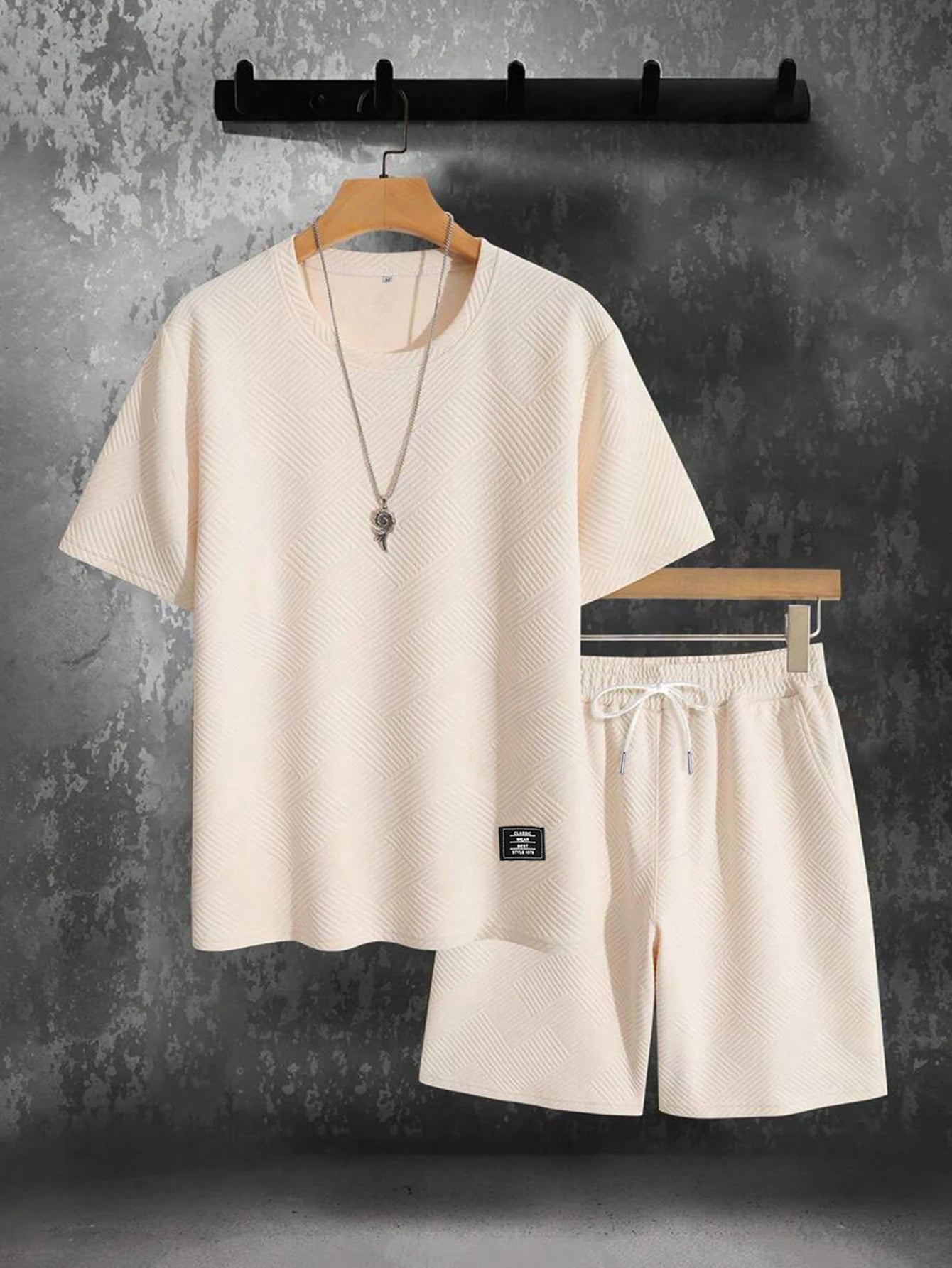 Men's Textured Letter Patched Round Neck Tee & Drawstring Shorts Two-Piece Set Regular Fit Casual Short Sleeve T shirt & Shorts