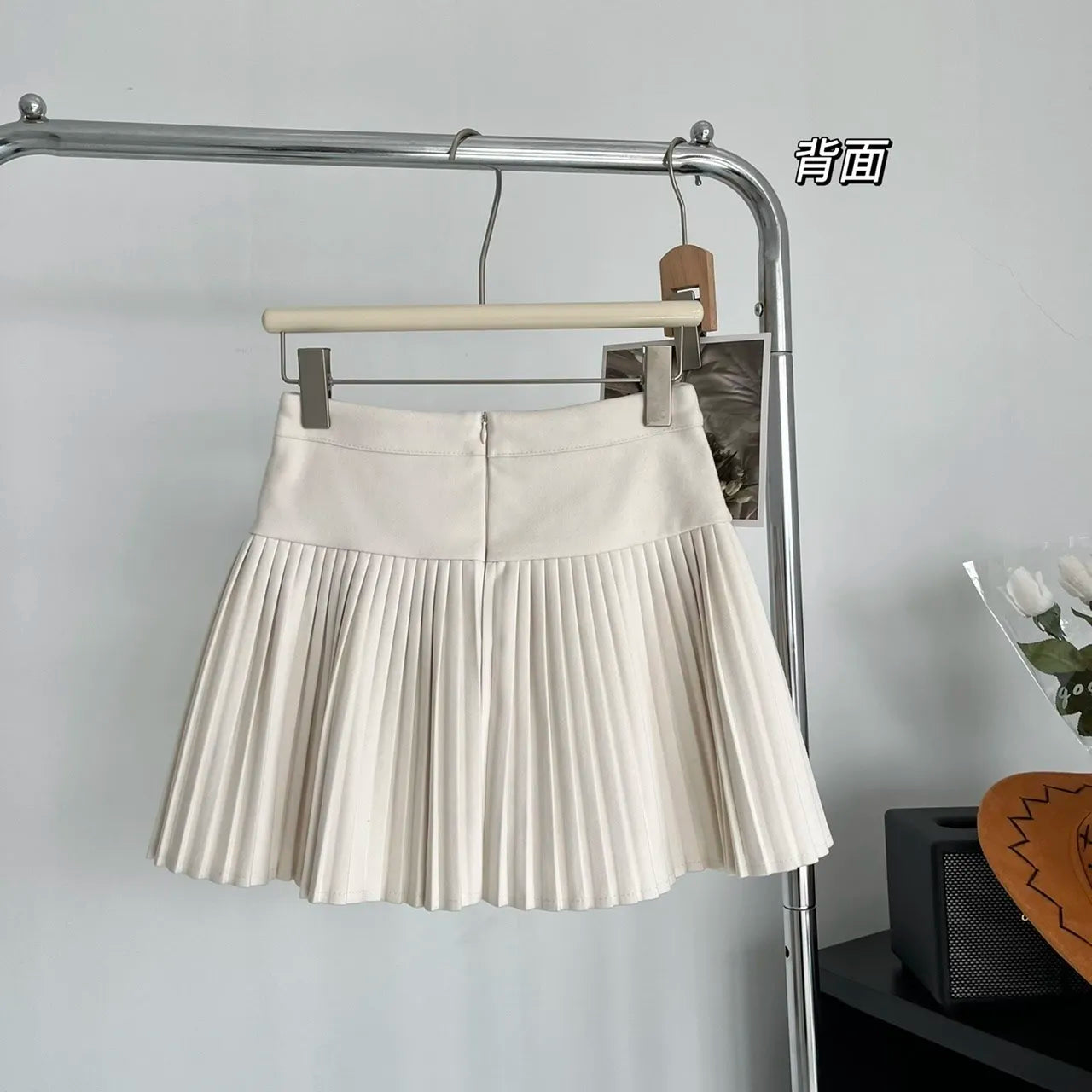 New Fashion Korean Elegant Pleated Mini Skirts Women Vintage Buttons Woolen Solid A-line High Waist Short Skirt Autumn Spring 