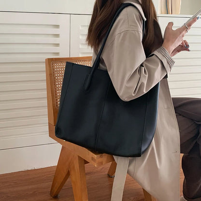 Vintage women's tote bag, new Korean version, large capacity, simple commuting bag,fashionable and versatile,single shoulder bag