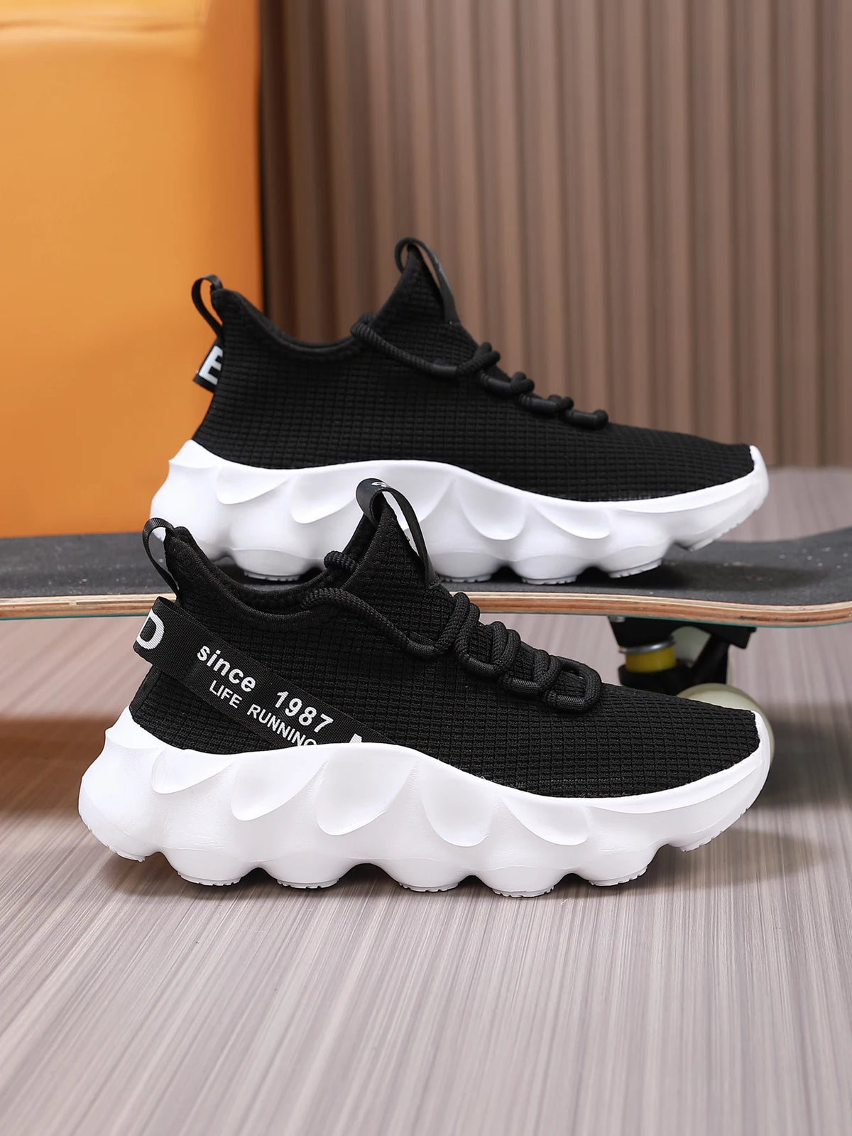 Men's Large Size Outdoor Hiking And Running Shoes Comfortable Casual Versatile Fashionable Sports Shoes for Couples Training