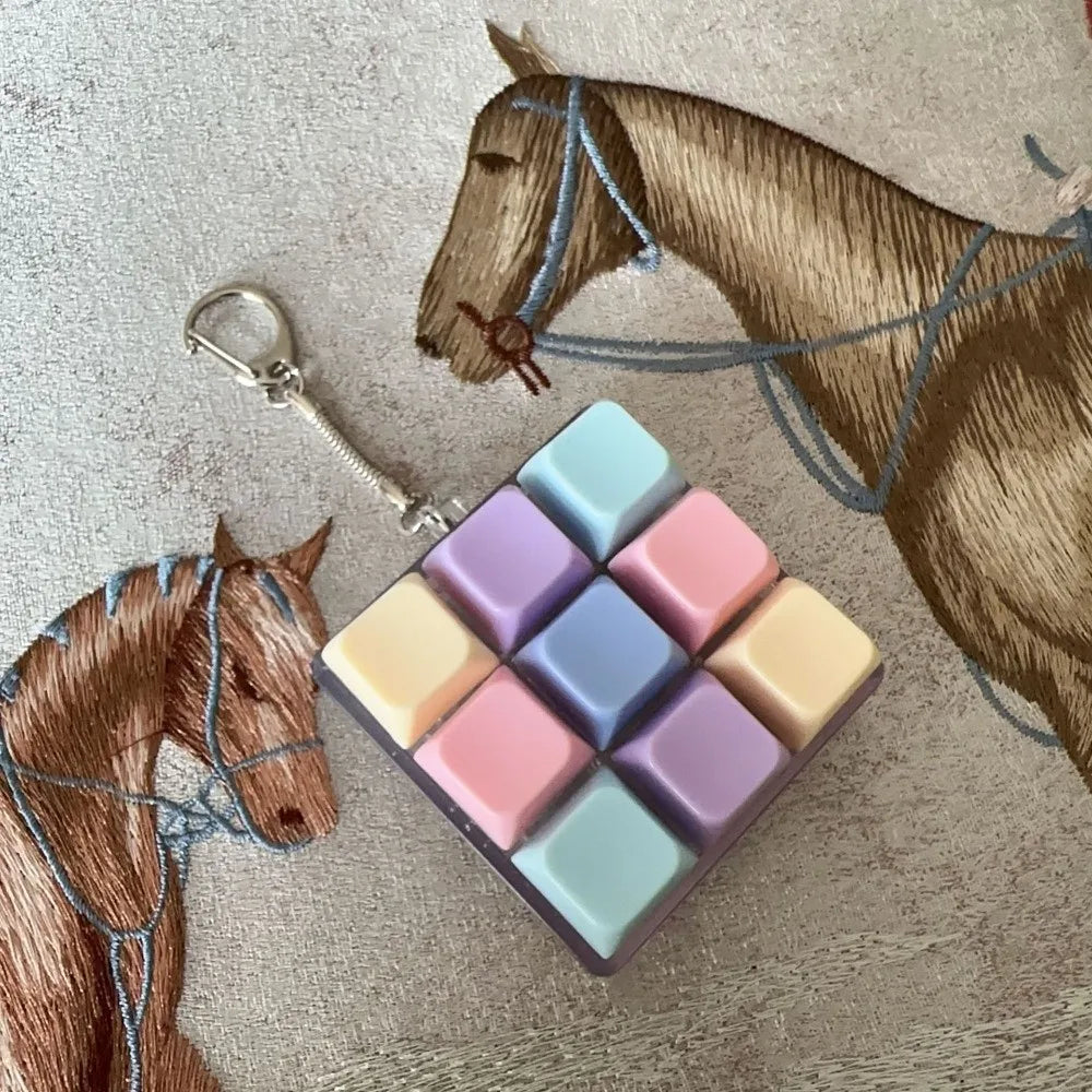 Keys Button Keycap Fidget Keychain Finger Keyboard Caps Toy Decompression Keychain Stress Relief Gadget Pass The Time for Adult