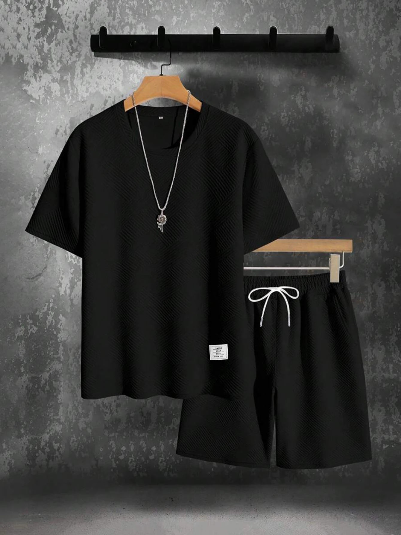 Men's Textured Letter Patched Round Neck Tee & Drawstring Shorts Two-Piece Set Regular Fit Casual Short Sleeve T shirt & Shorts