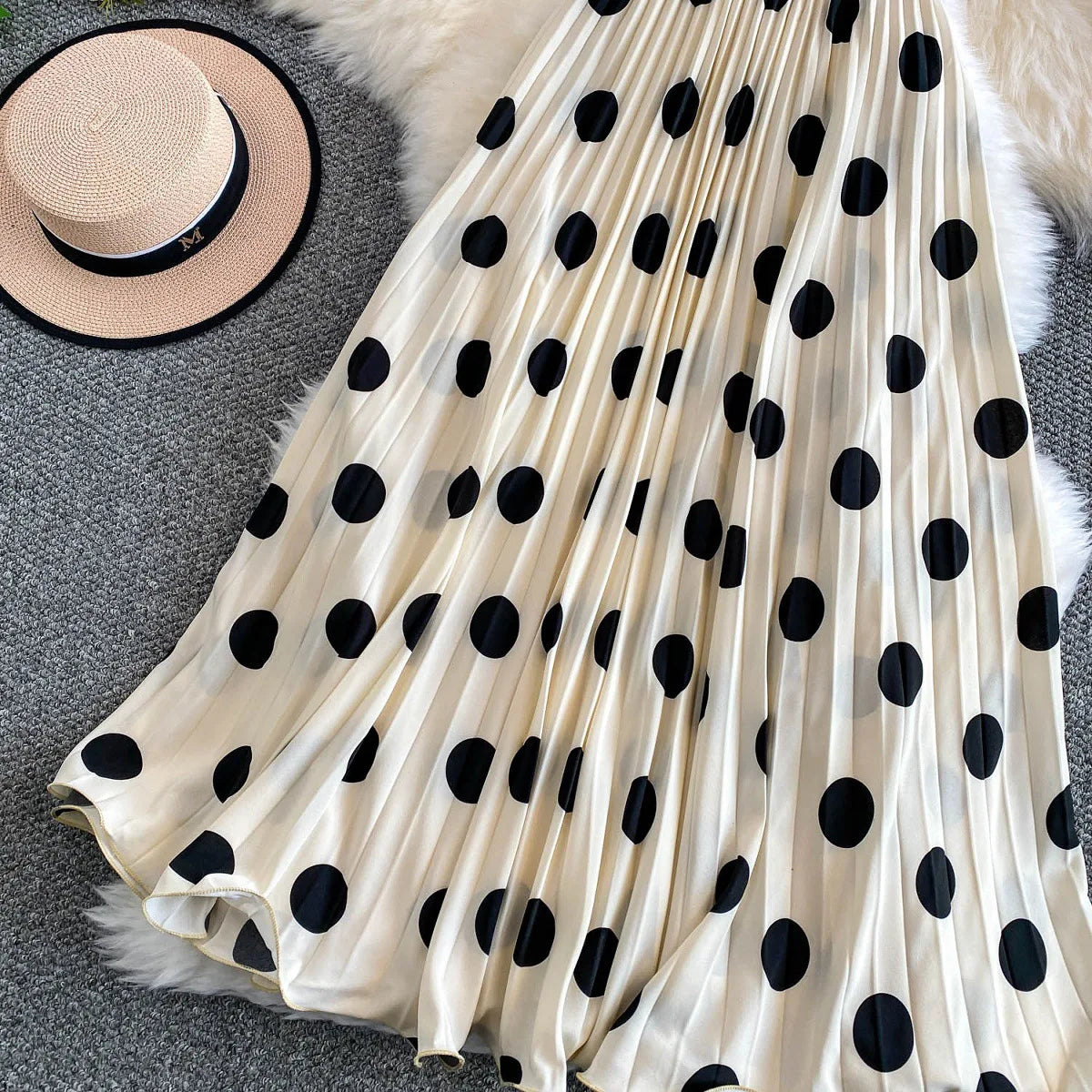 2026 Pleated Skirt Elastic Waist Polka Dot Fashion Printed Slim Pleated Skirt Women's Summer New Beach Vacation Mid-length Skirt