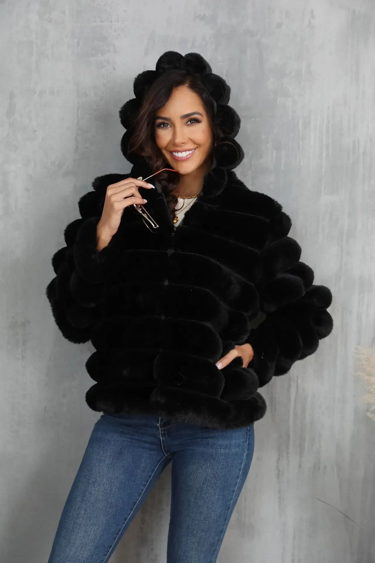 2026 Faux Fur Women Coats Hooded Full Sleeve Short Coat Zipper Thick Warm Solid Temperament Elegant Splice Autumn Winter