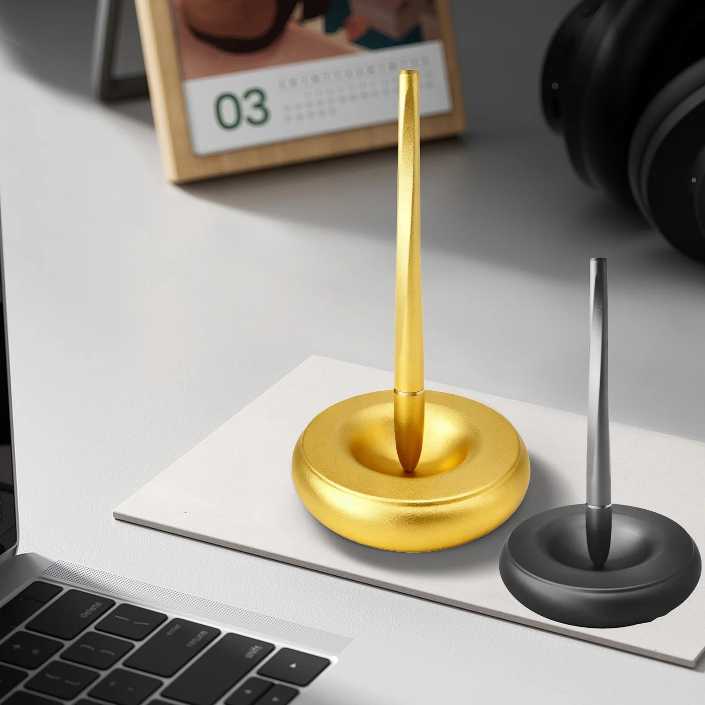 New Creative Aluminum Alloy Magnetic Levitation Self Supporting Signature Pen Business Office Swing Freely Not Fall Pen Gift Box