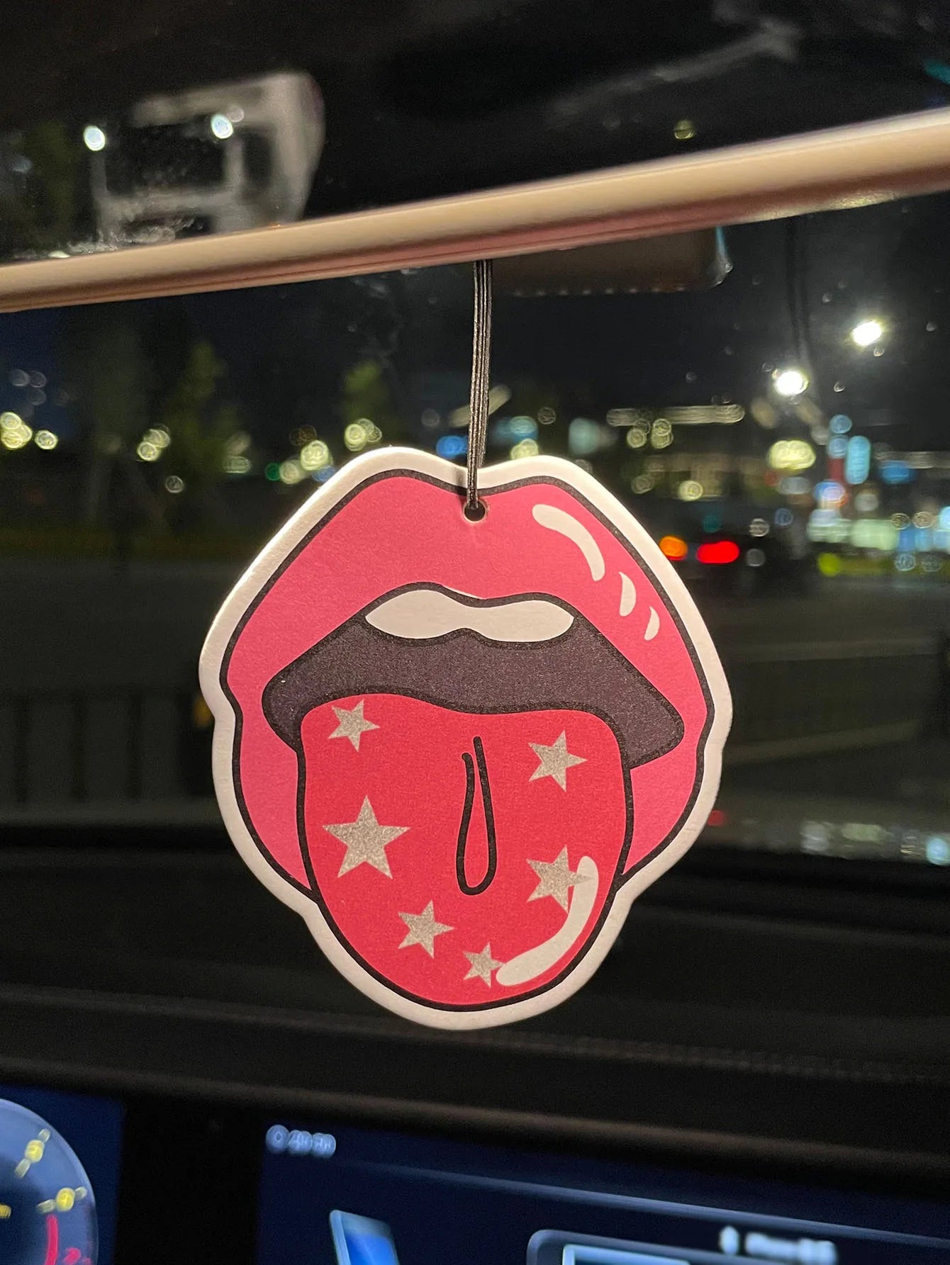 Rabbit/Freesia Fresh Scent Five-Star Neutral Car Perfume and Non-Toxic Air Freshener |   Natural Essential Oils and Aromatherapy Scent Tablets (Noroili/Grapefruit/Cedar) |   Hanging Type and Dual-Purpose with Vent Clip |   Lo