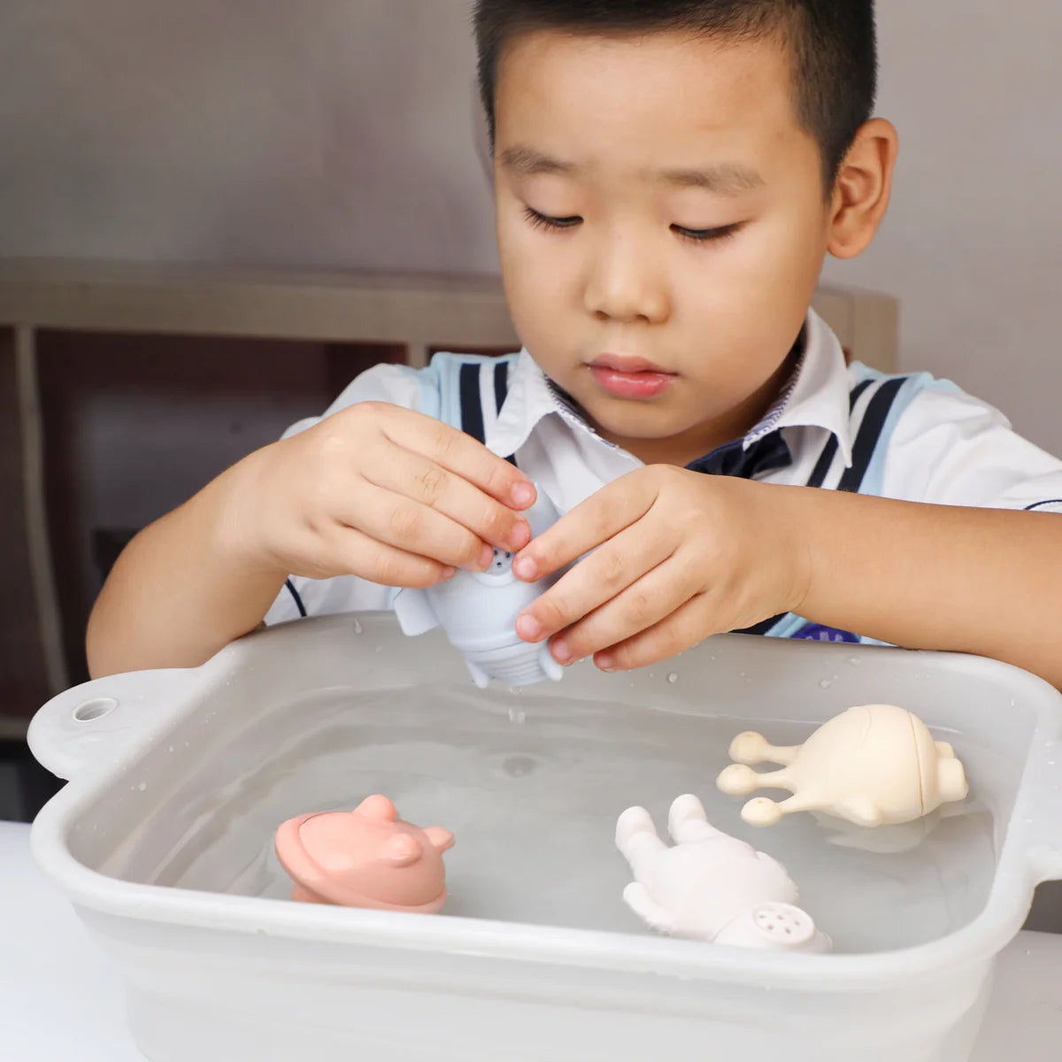 Baby Bath Toys Animal Silicone Cartoon Astronauts Play With Water Toys No BPA Swim Bathroom Baby Silicone Sprinkler Bathtub Toy