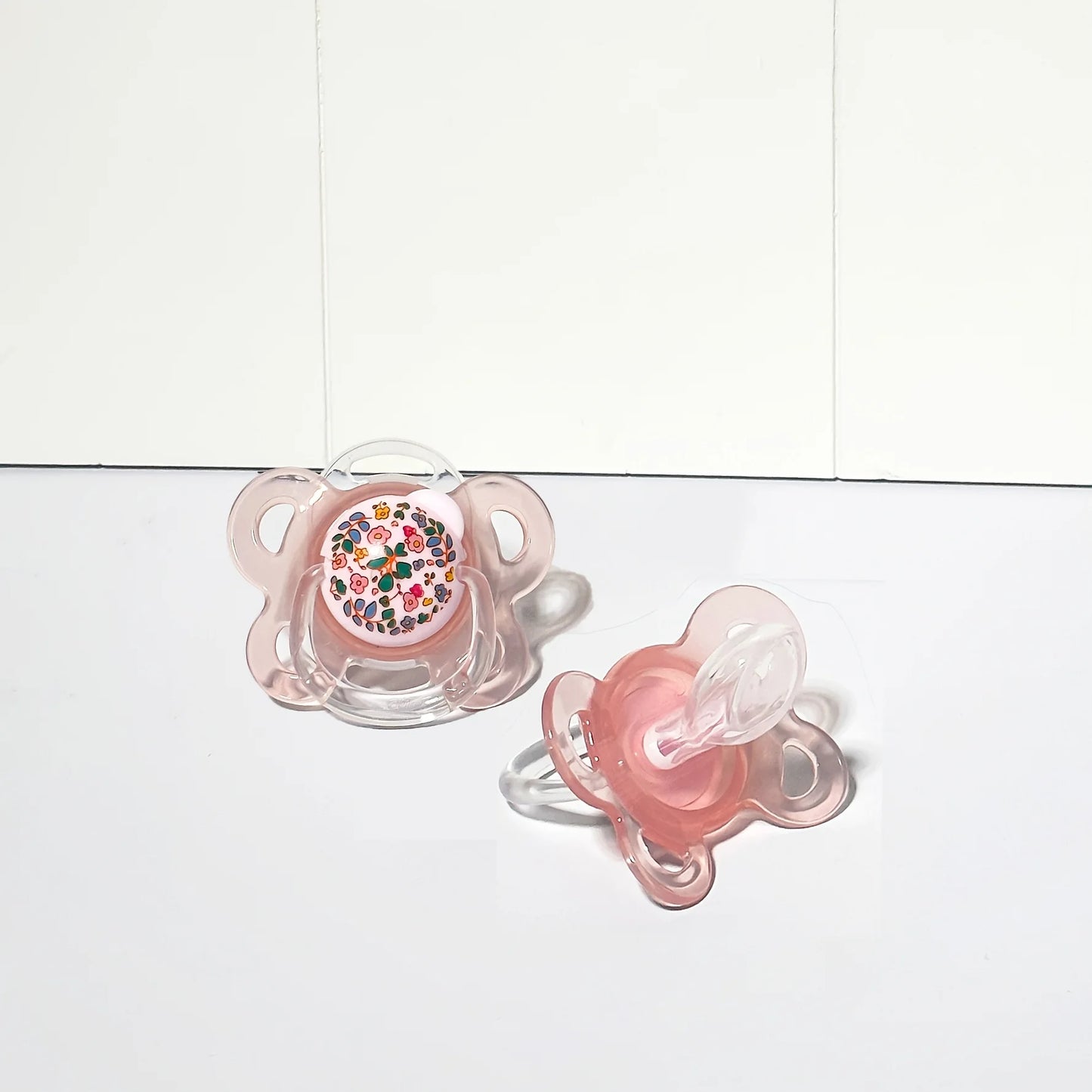 New 2pcs/4pcs Baby Pacifier with Cover, Flower-design Printed Soother with Thumb Nipple,Perfect Baby Shower Gift for Boy Girl