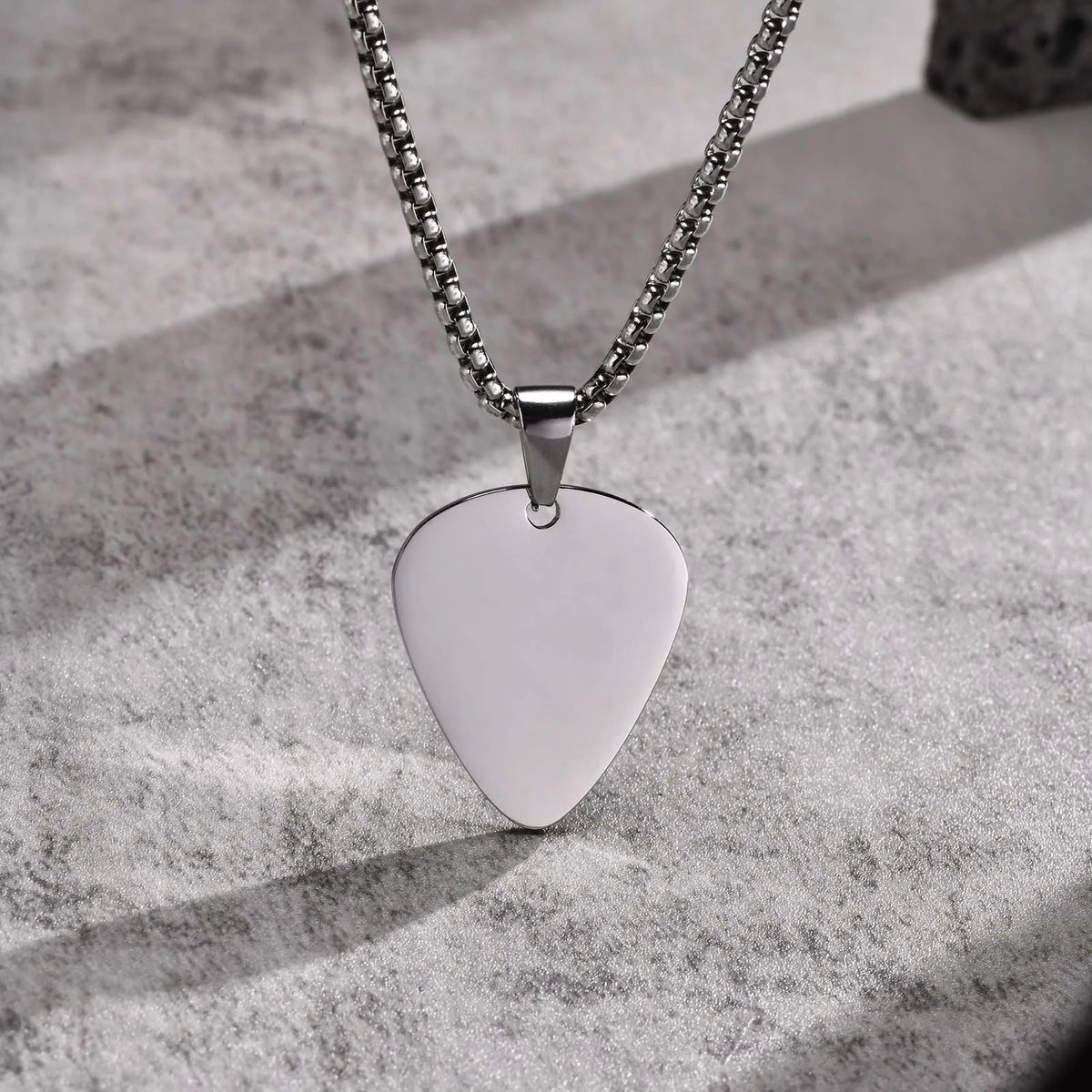 WLP Fashion Guitar Pick Personalized Pendant Stainless Steel Necklace for Men Women Custom Text Pattern Collar Necklace Jewelry
